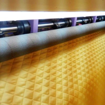 Produksi tinggi Multi Needle Lock Stitch Quilting Machine untuk Tempat Tidur dan Pakaian